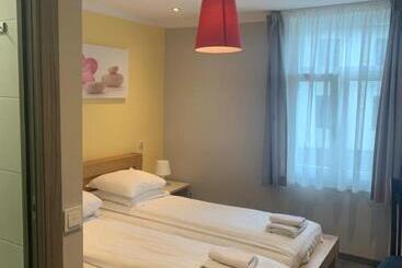 Hotelli Restaurant La Piazza