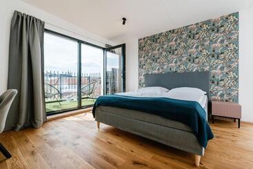 Vv Hotel & Apartments