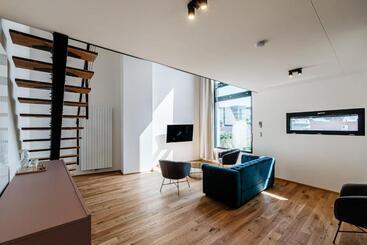 Vv Hotel & Apartments