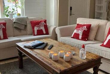 Aamiaismajoitus (B&B) Vintergatans Rum