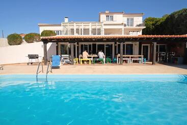 Freesurfcamp & Hostel