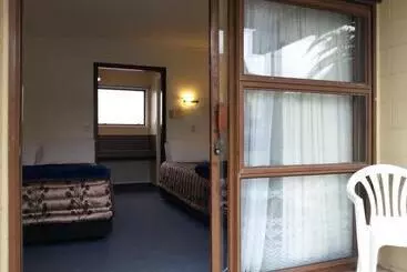 هتل Orana Motor Inn & Restaurant