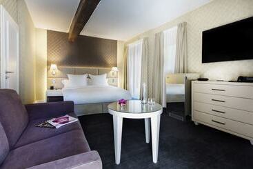 호텔 Chateau De Bonmont