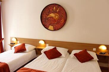 هتل Hostellerie Du Xvi Siècle