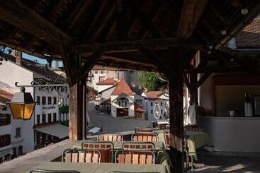 ホテル La Fleur De Lys