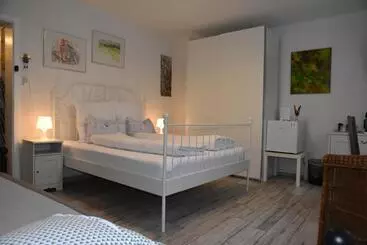 Kiki's B&b