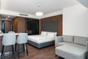 Grand Sapphire Resort & Casino