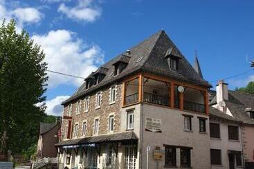 Hotelli Aux Gorges Du Dourdou