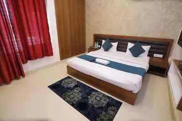 Hotel The Regal Inn
