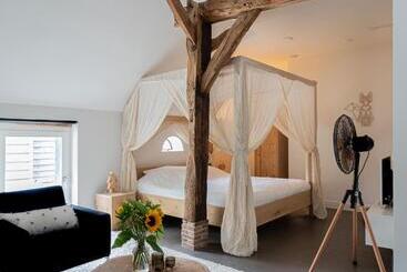 Bed & Breakfast De Vijf Suites