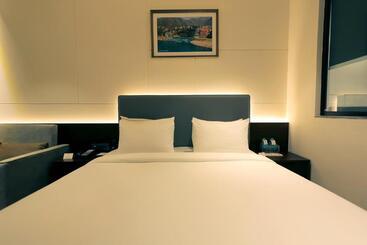 בית מלון כפרי Pride Elite Haridwar Near Haridwar Railway Station