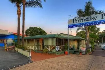 ホテル Paradise Palms Caravan Park