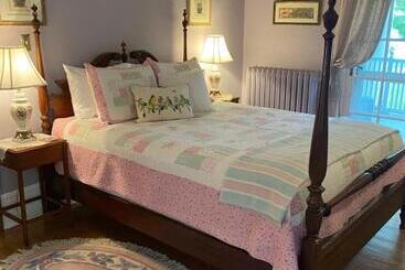 Bed and Breakfast Montrose Inn