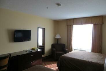 בית מלון כפרי Poplar Tree Inn