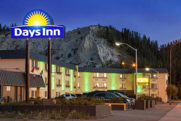 Resort Quality Inn & Suites