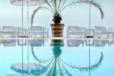 ホテル Grifid Noa Premium Ultra All Inclusive