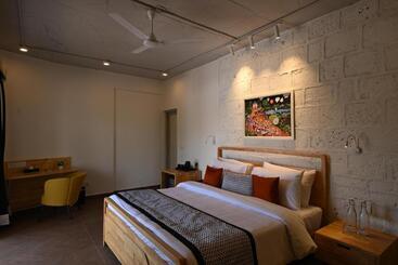 Bedzzz Xclusiv Morjim, Goa By Leisure Hotels