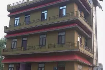 Oyo Hotel Avs 8268