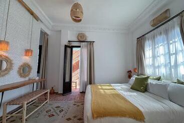 פנסיון Dar Omnia