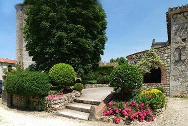 Bed and Breakfast L Atelier D Aubiac