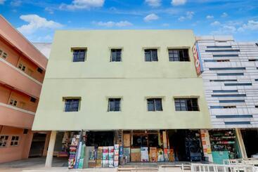 Отель O Heavens Inn