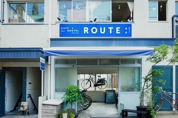 Route Cafe And Petit Hostel