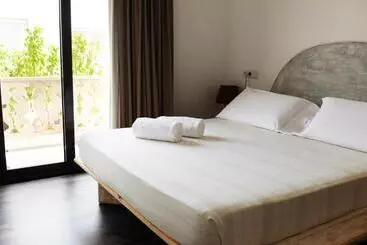 Albergue Hostal Bon Sol