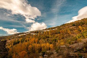 Резиденция Alojamientos Rurales Los Macabes