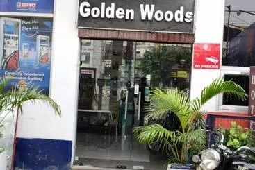 Hotel Golden Woods