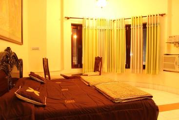 Mahal Rajwada Resort