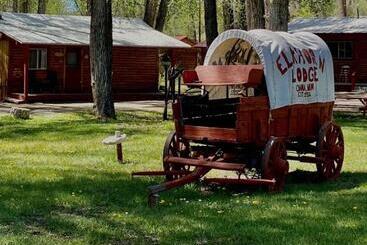 فندق على الطريق Elkhorn Lodge