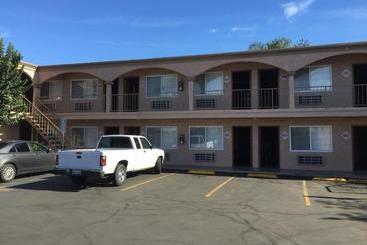 Motel Foxy S Motor Inn On Florence & Hoover St