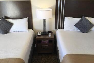 מוטל Mountain Ridge Cabins & Lodging Between Bryce And Zion National Park