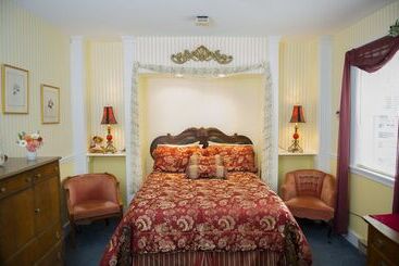 ベッドアンドブレックファースト Anne's White Columns Inn