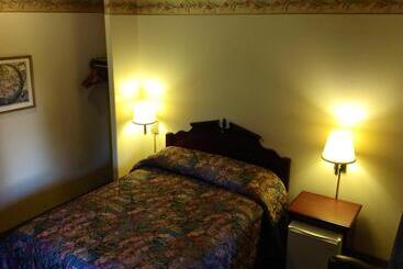 汽车旅馆  Humboldt Redwoods Inn