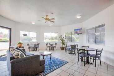 Motelli OYO Woodland Hotel and Suites