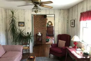 Riverwind Inn Bed And Breakfast