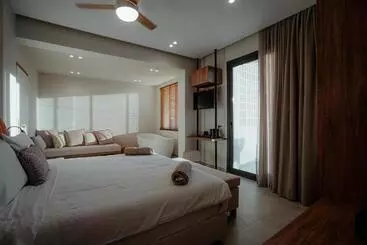 Hotel Enorme Teatro Beach