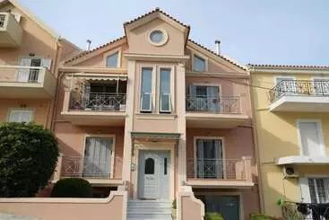 هتل آپارتمان Urban Suites In Argostoli
