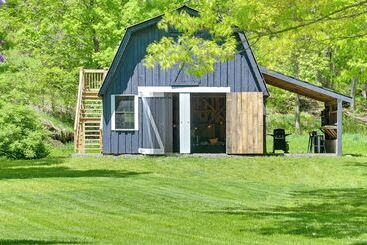 Quinta ou Casa Rural Cozy Catskills Cabin   12 Mi To Windham Mountain!