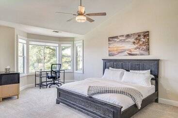 Сельский дом Expansive Tracy Home W/ Patio & Fire Pit!