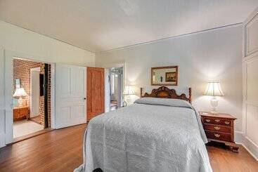 بيت ريفى Historic Farmhouse ~ 15 Mi To Winston Salem