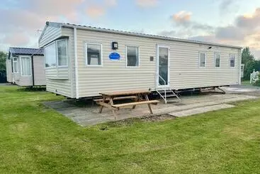 Immaculate 3 Bed Static Caravan In Skegness
