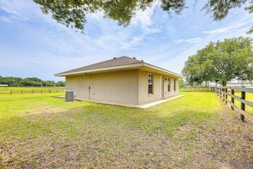 Hus på landet Idyllic Anthony Home: Riding Arena W/ Mirror Wall!
