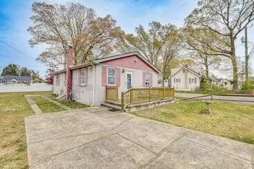 Mökkimajoitus Ideally Located Villas Home: 2 Mi To Beaches!