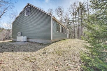 Gîte Rural Idyllic Eastbrook Cabin: Lake Access, Near Acadia!