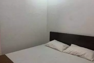 ホテル Oyo 94020 Lia Kost Syariah