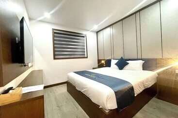 Hotel Crystal Holiday Halong