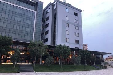 Riverside Rooms At Hotel Fieri