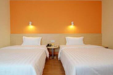 בית מלון כפרי 7days Inn Xuzhou Normal University Yunlong Mountain